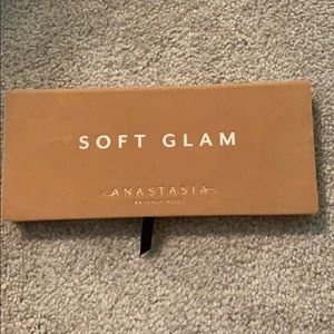 Anastasia Beverly Hills soft glam palette